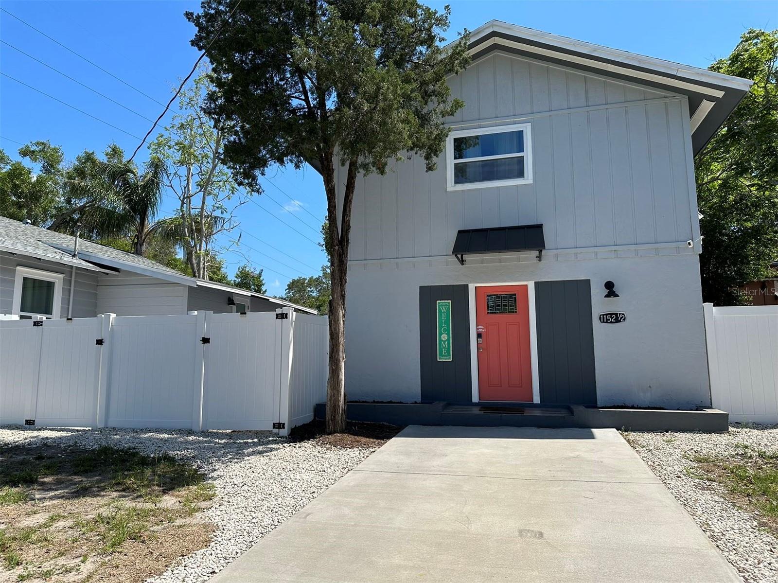 Close to everything! This 2 bed, 1.5 bath fully renovated/furnished house has so much to offer. It's very close to Mease hospital, Pinellas bike trail, marina.; 15 mins WALKING distance to downtown Dunedin with restaurants & bars, endless events and more. 30 mins to TPA, 10 mins to Honeymoon Island State Park, 17 mins to Clearwater Beach, 5 mins to TD Ballpark baseball stadium.