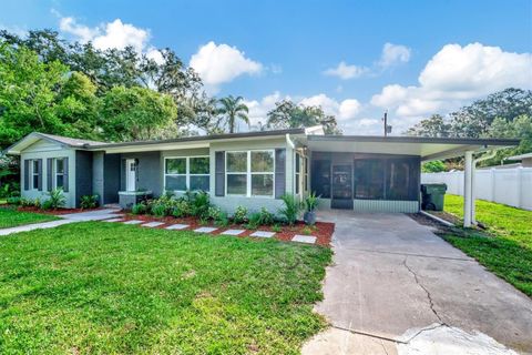 A home in LAKELAND