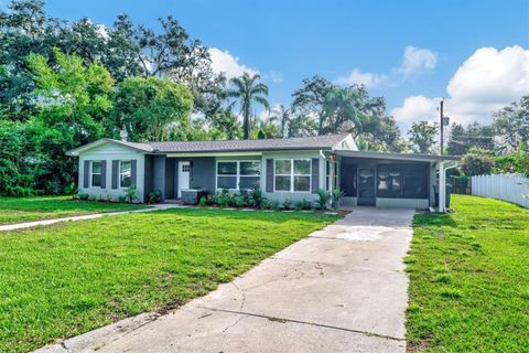 A home in LAKELAND