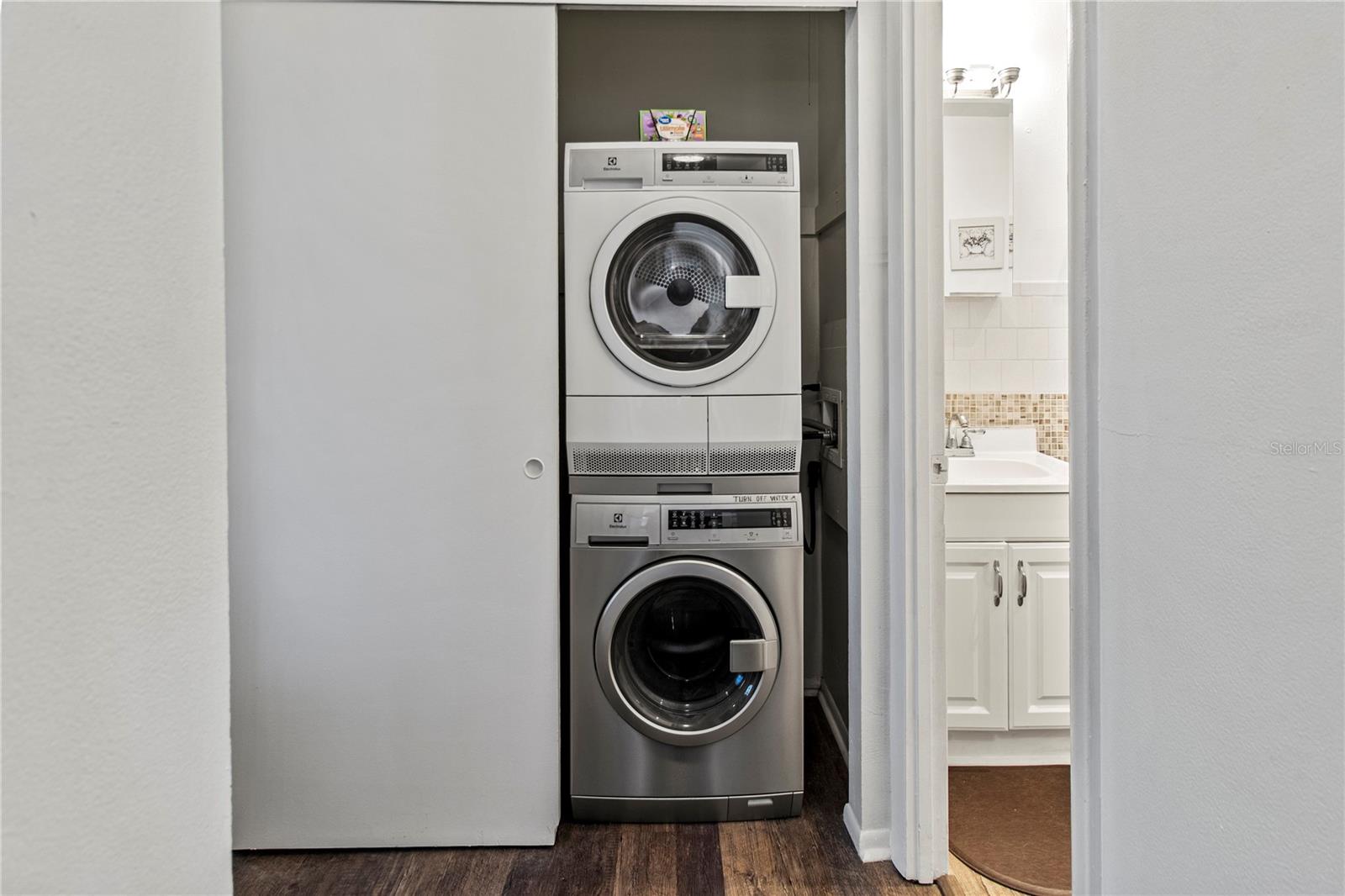 THIRD BAYSHORE CONDOMINIUM - Residential