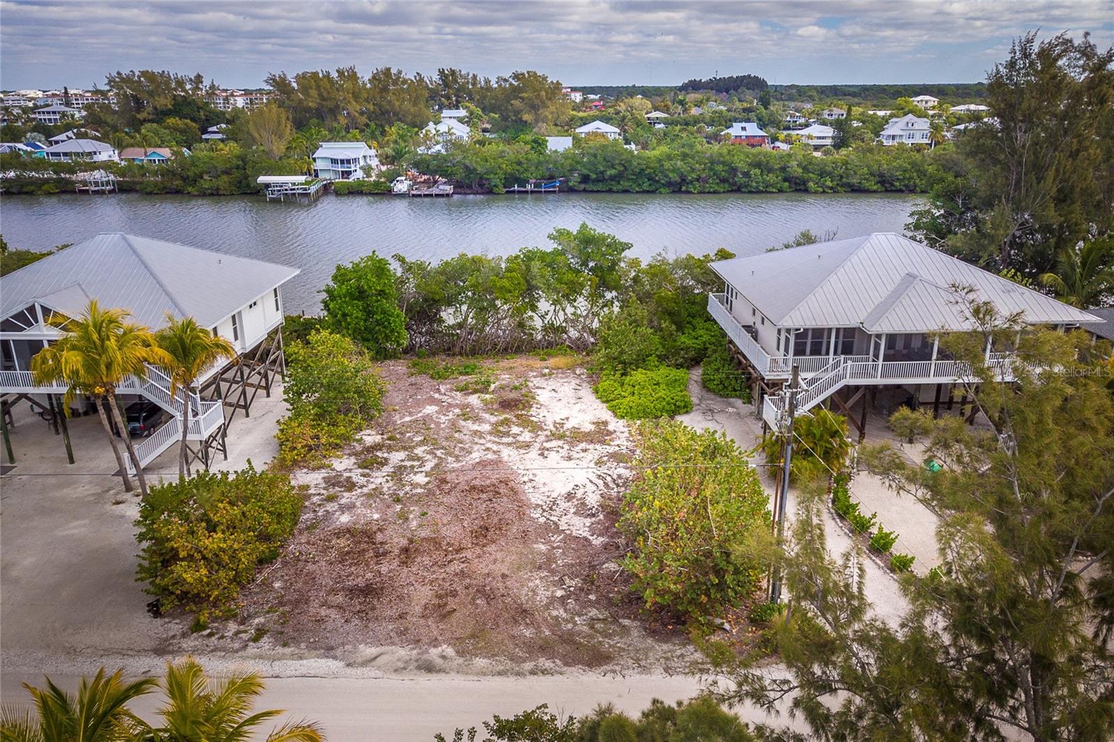 PALM ISLAND ESTATES UNIT 4 - Land