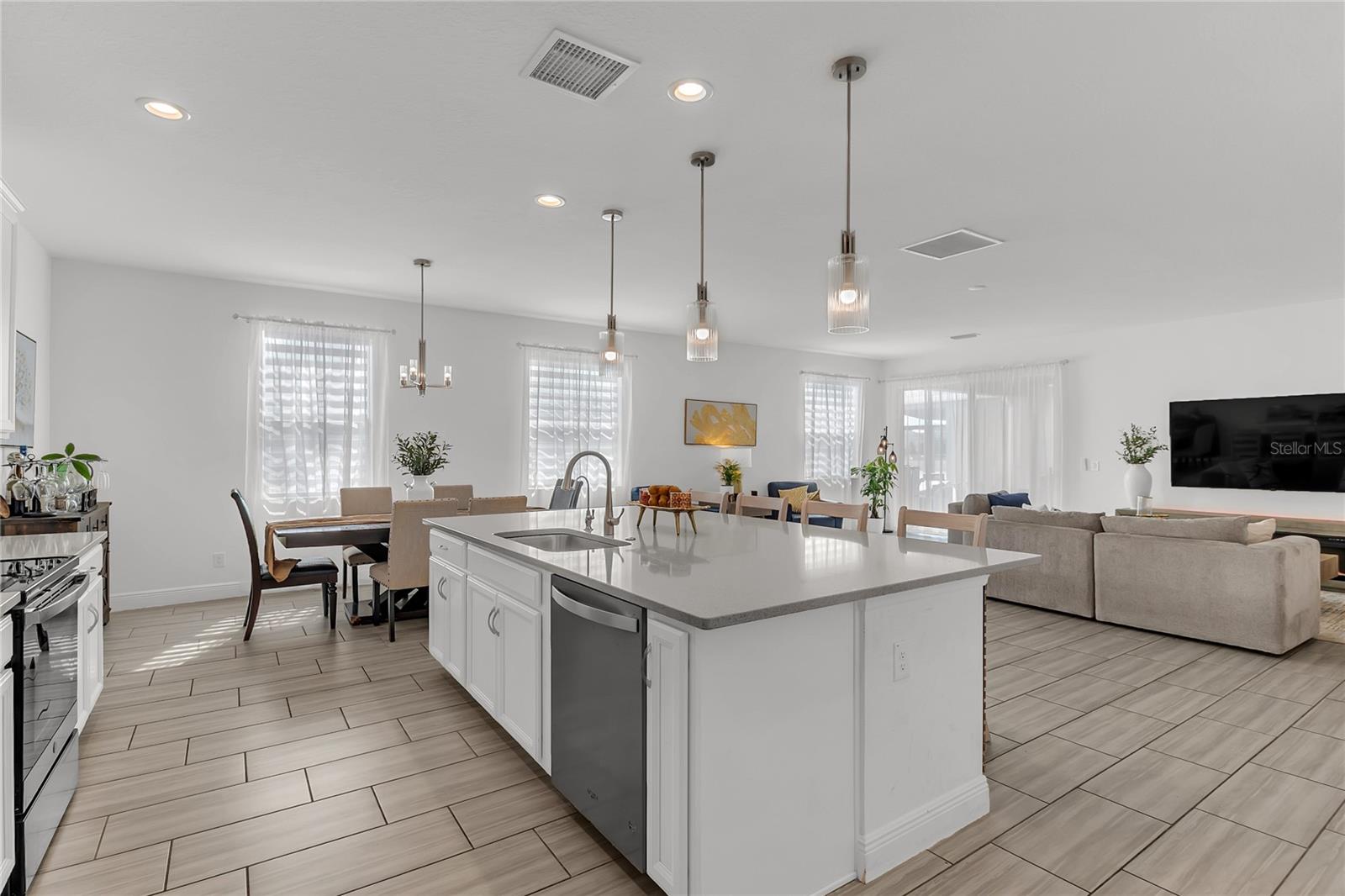 HANOVER LAKES PH 4 - Residential