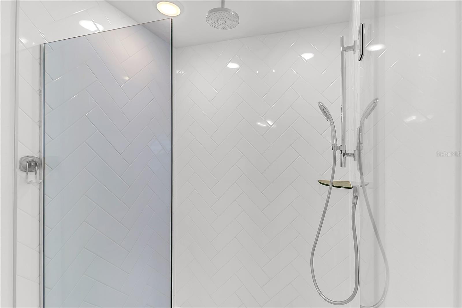 HANOVER LAKES PH 4 - Residential