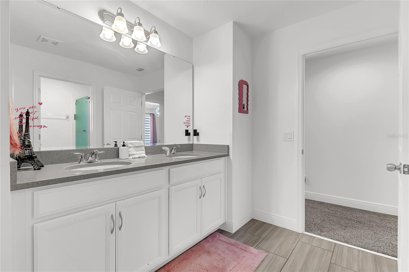 HANOVER LAKES PH 4 - Residential