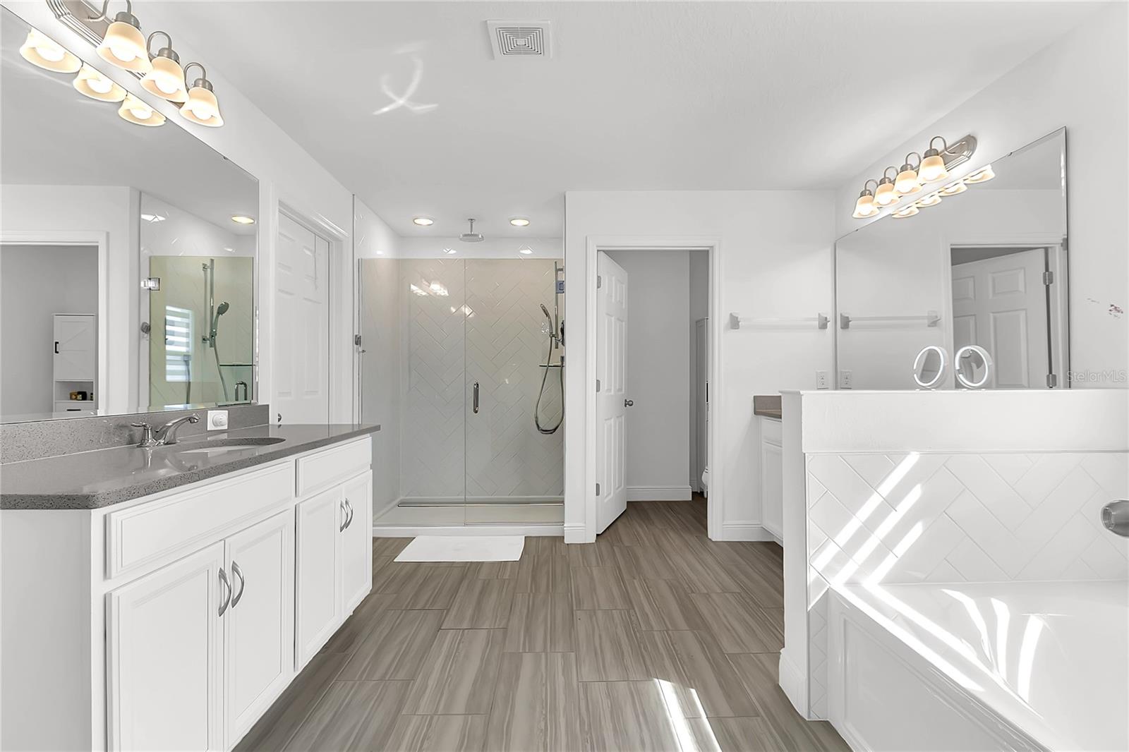 HANOVER LAKES PH 4 - Residential