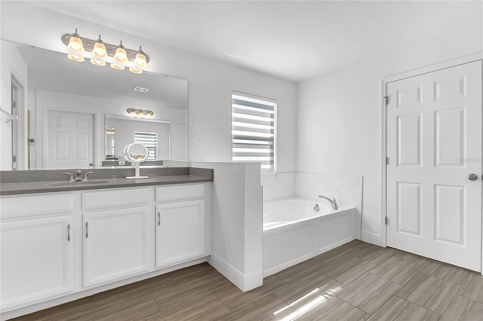 HANOVER LAKES PH 4 - Residential