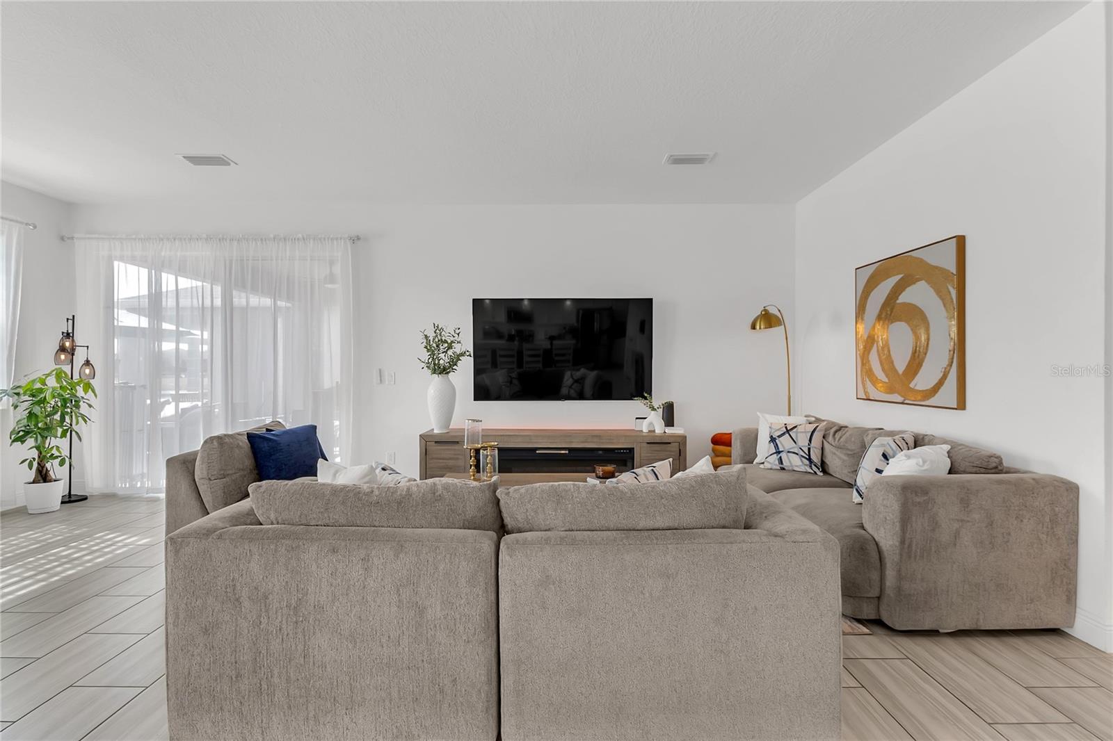 HANOVER LAKES PH 4 - Residential