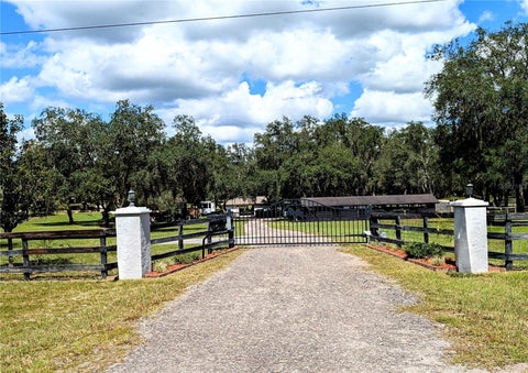 Tiny photo for 10871 SE County Road 326, Morriston, FL 32668 (MLS # OM725937)