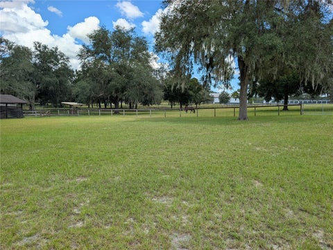 Tiny photo for 10871 SE County Road 326, Morriston, FL 32668 (MLS # OM725937)