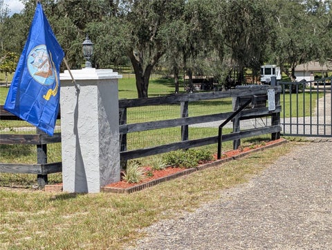 Tiny photo for 10871 SE County Road 326, Morriston, FL 32668 (MLS # OM725937)