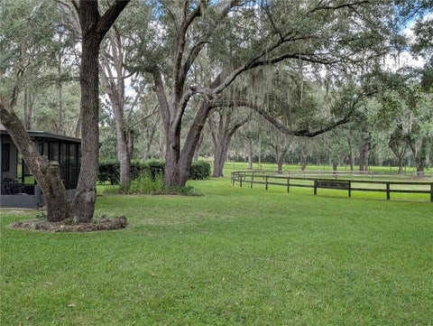Tiny photo for 10871 SE County Road 326, Morriston, FL 32668 (MLS # OM725937)