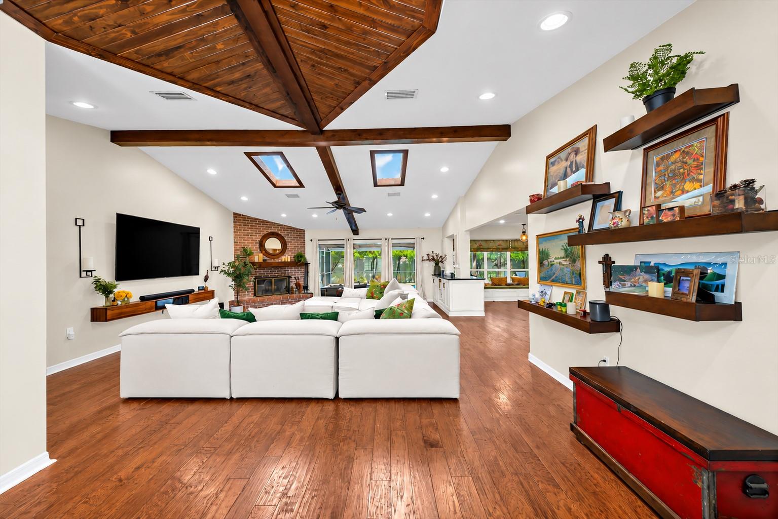 1807 80TH STREET COURT W