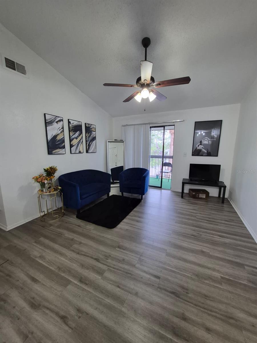 2031 CASCADES BOULEVARD 307