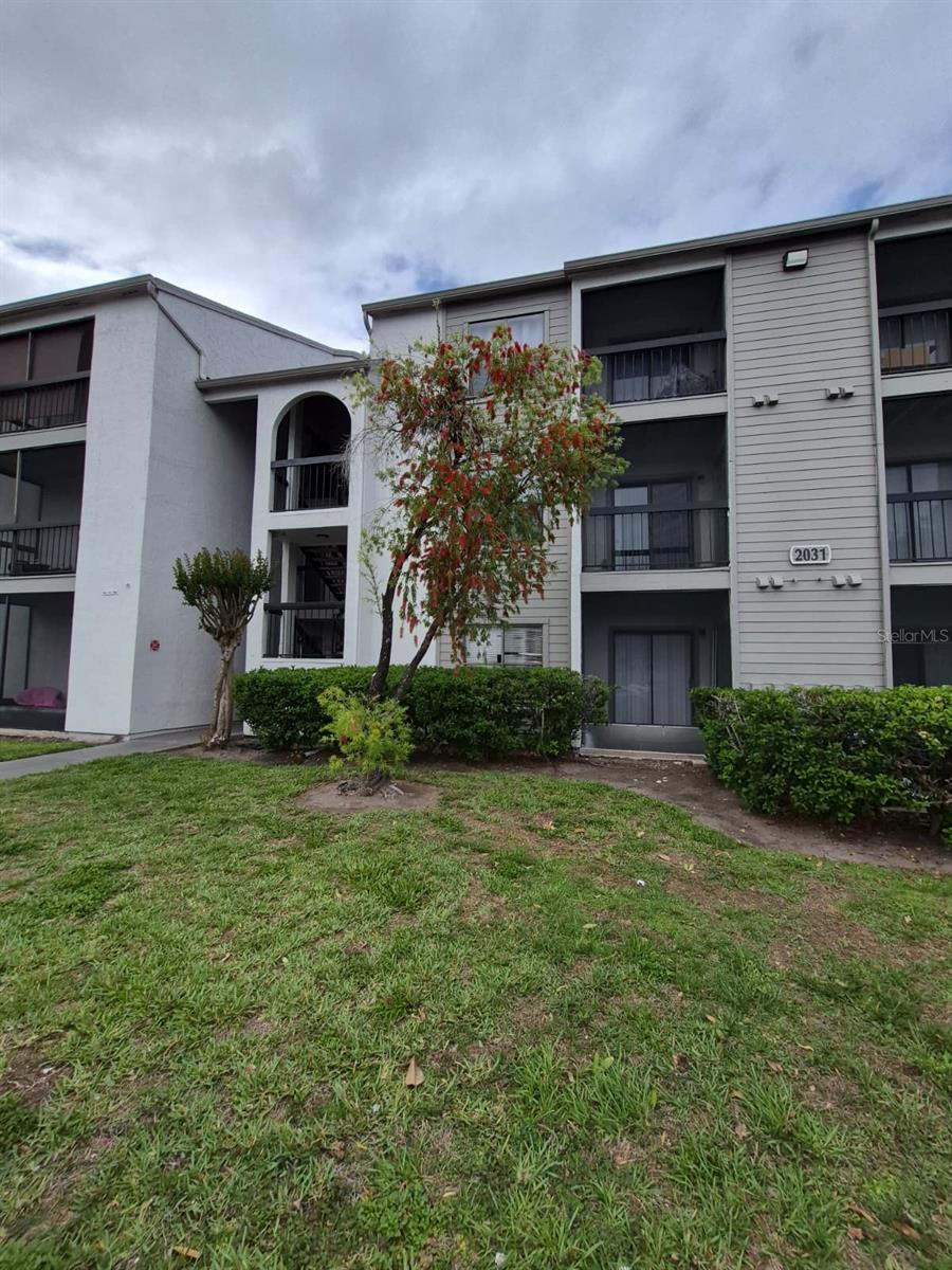 2031 CASCADES BOULEVARD 307