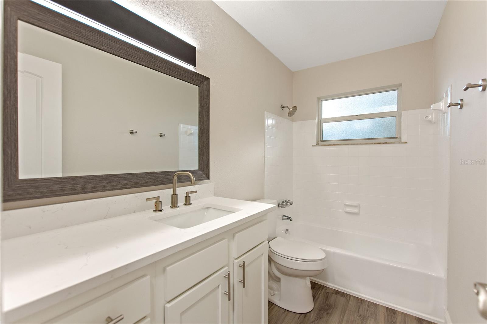 RIDGEWOOD ESTATES 17 ADD - Residential