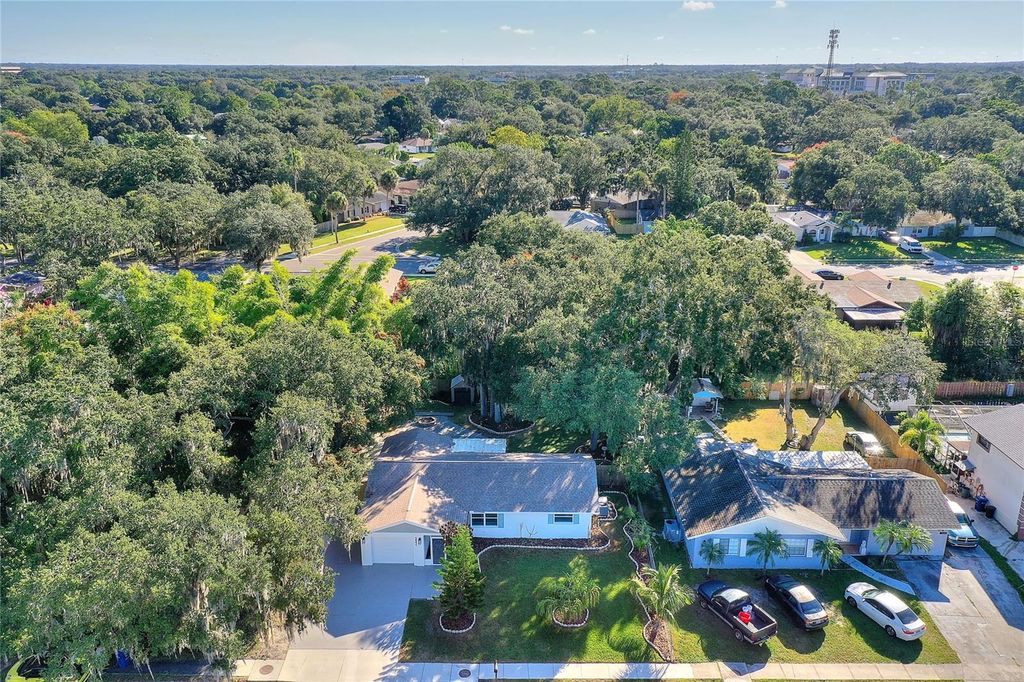 Photo of 3331 Woodmont Drive, Sarasota, FL 34232 (MLS # A4669661)