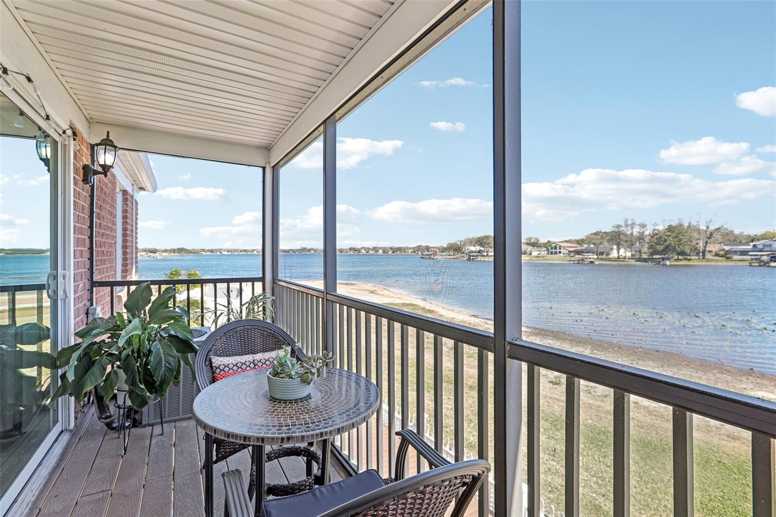 WHISPERING OAKS - Residential