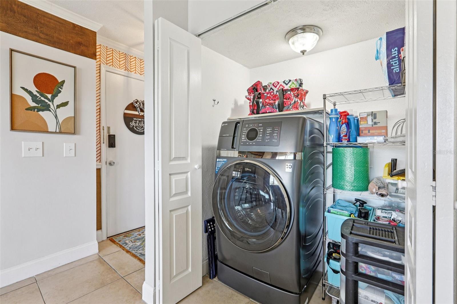 WHISPERING OAKS - Residential