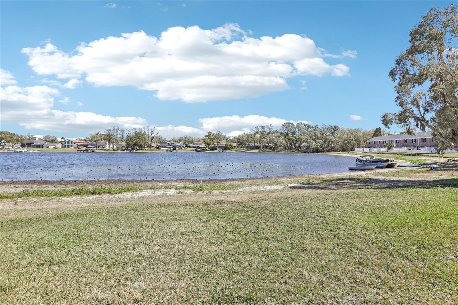 WHISPERING OAKS - Residential