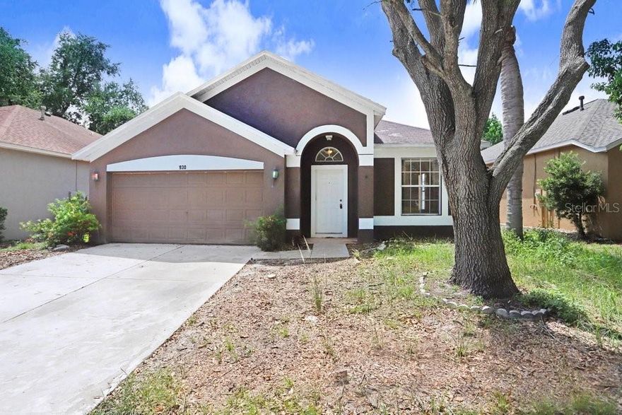 Newly Renovated with new kitchen cabinets and granite countertops. This is a charming 3-Bedroom, 2-Bathroom Home for Rent in Valrico. Welcome to your new home! This spacious residence features an open-concept layout, perfect for modern living and entertaining. The kitchen flows seamlessly into the living and dining areas, creating a bright and airy space. Enjoy a comfortable master suite with a private bath, along with two additional bedrooms ideal for family, guests, or a home office. Conveniently located in a desirable Valrico neighborhood, this home offers easy access to schools, shopping, dining, and local parks. Ready to make this house your home? Contact us today to schedule a viewing!