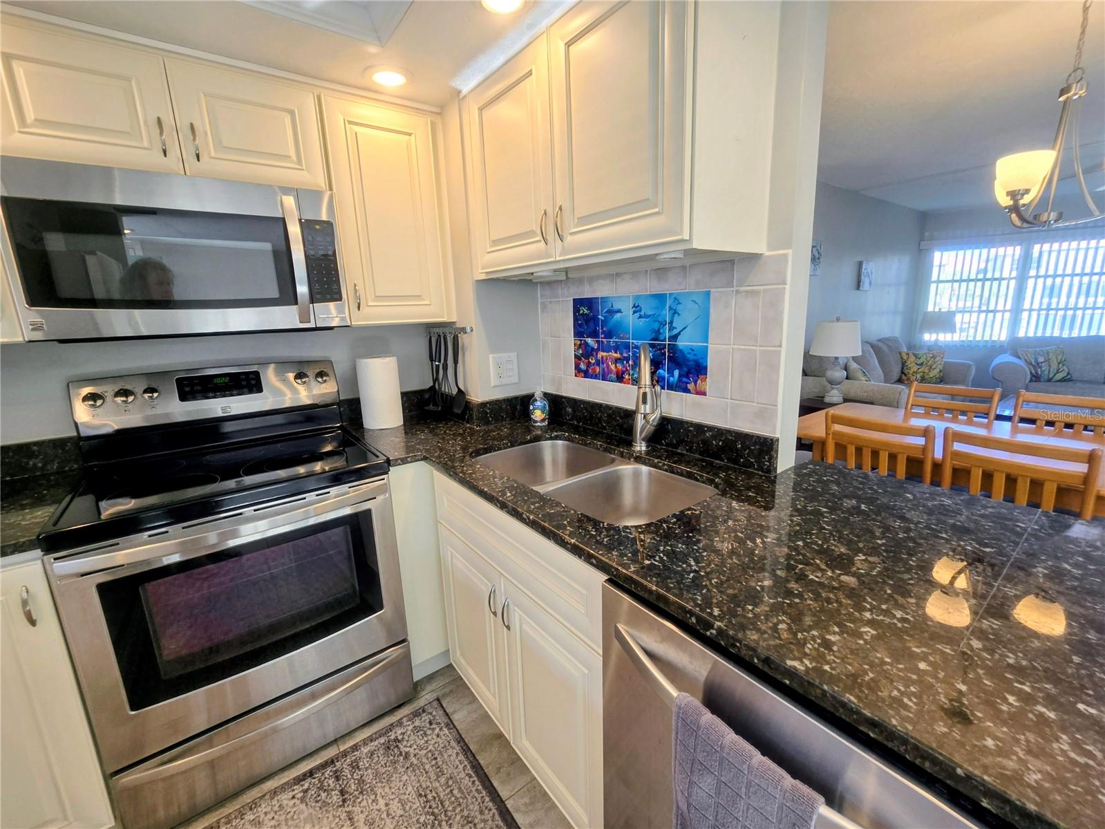 SIESTA HARBOR I - Residential