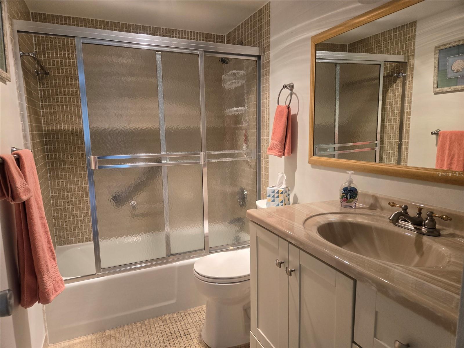 SIESTA HARBOR I - Residential