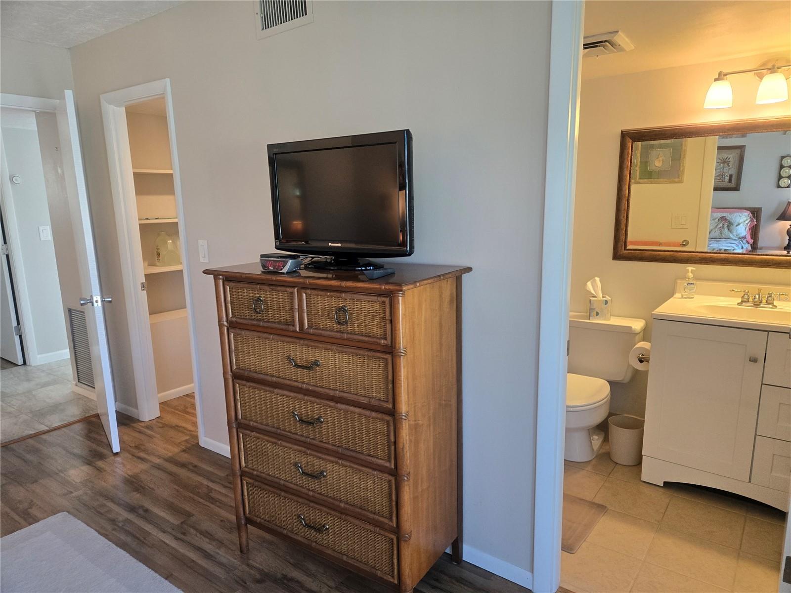 SIESTA HARBOR I - Residential