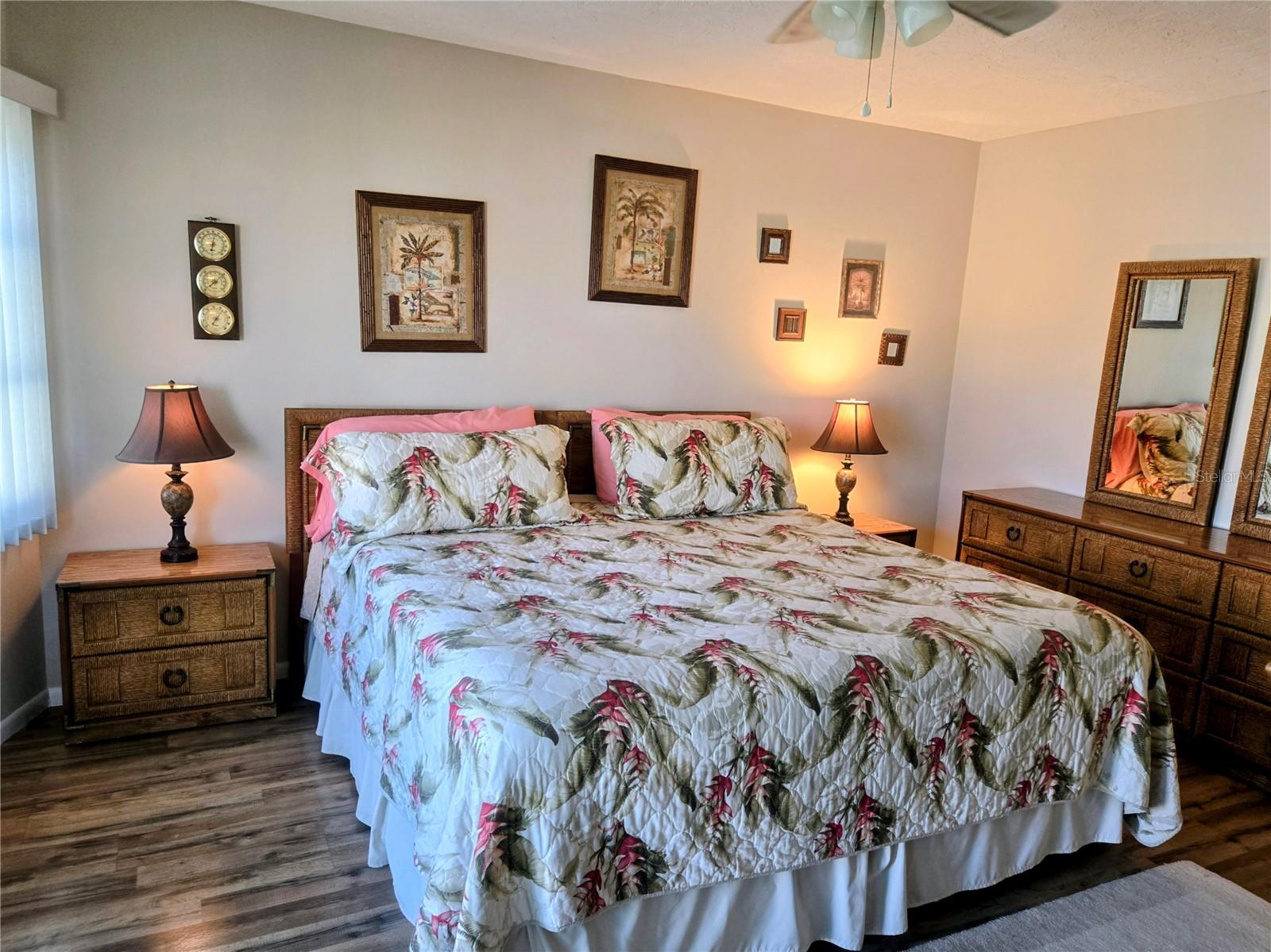 SIESTA HARBOR I - Residential