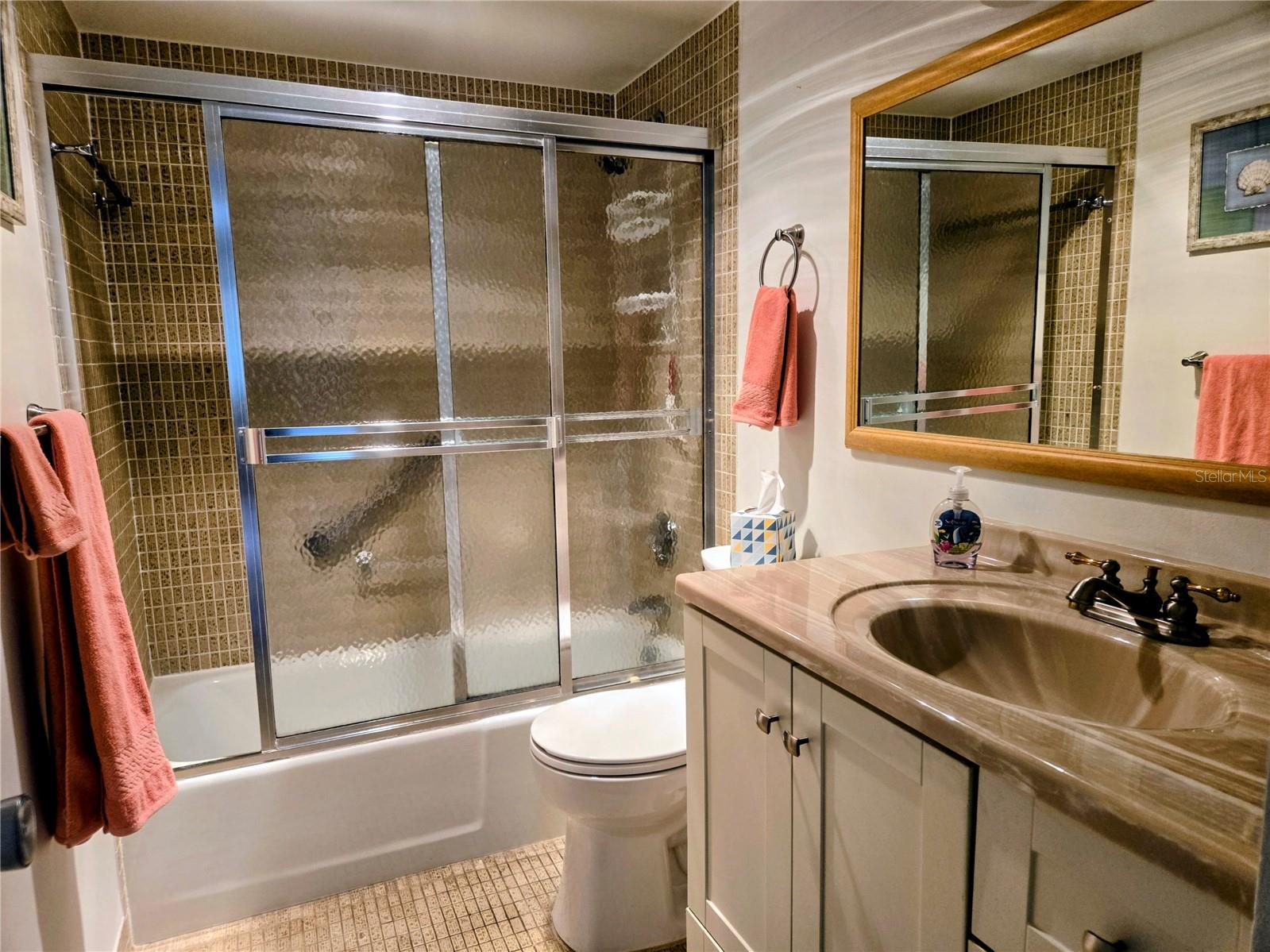 SIESTA HARBOR I - Residential