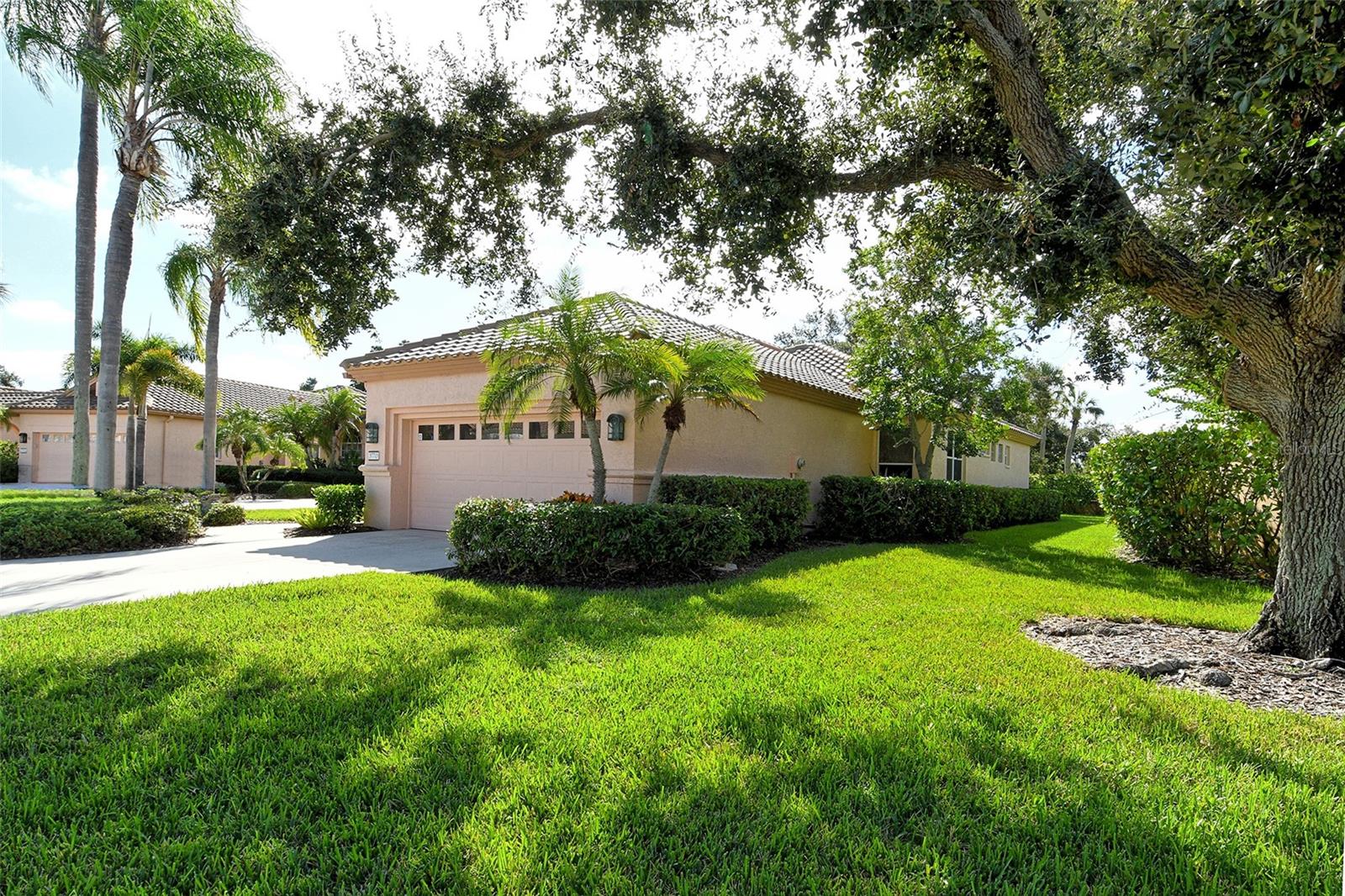 MIRA LAGO AT PALMER RANCH PH 2 - Residential