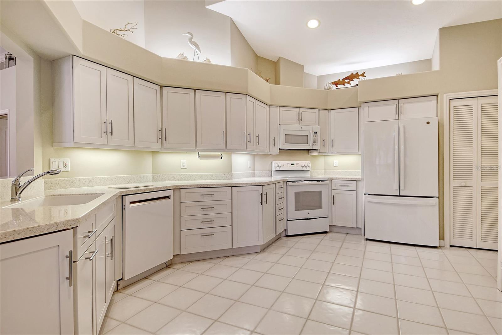 MIRA LAGO AT PALMER RANCH PH 2 - Residential