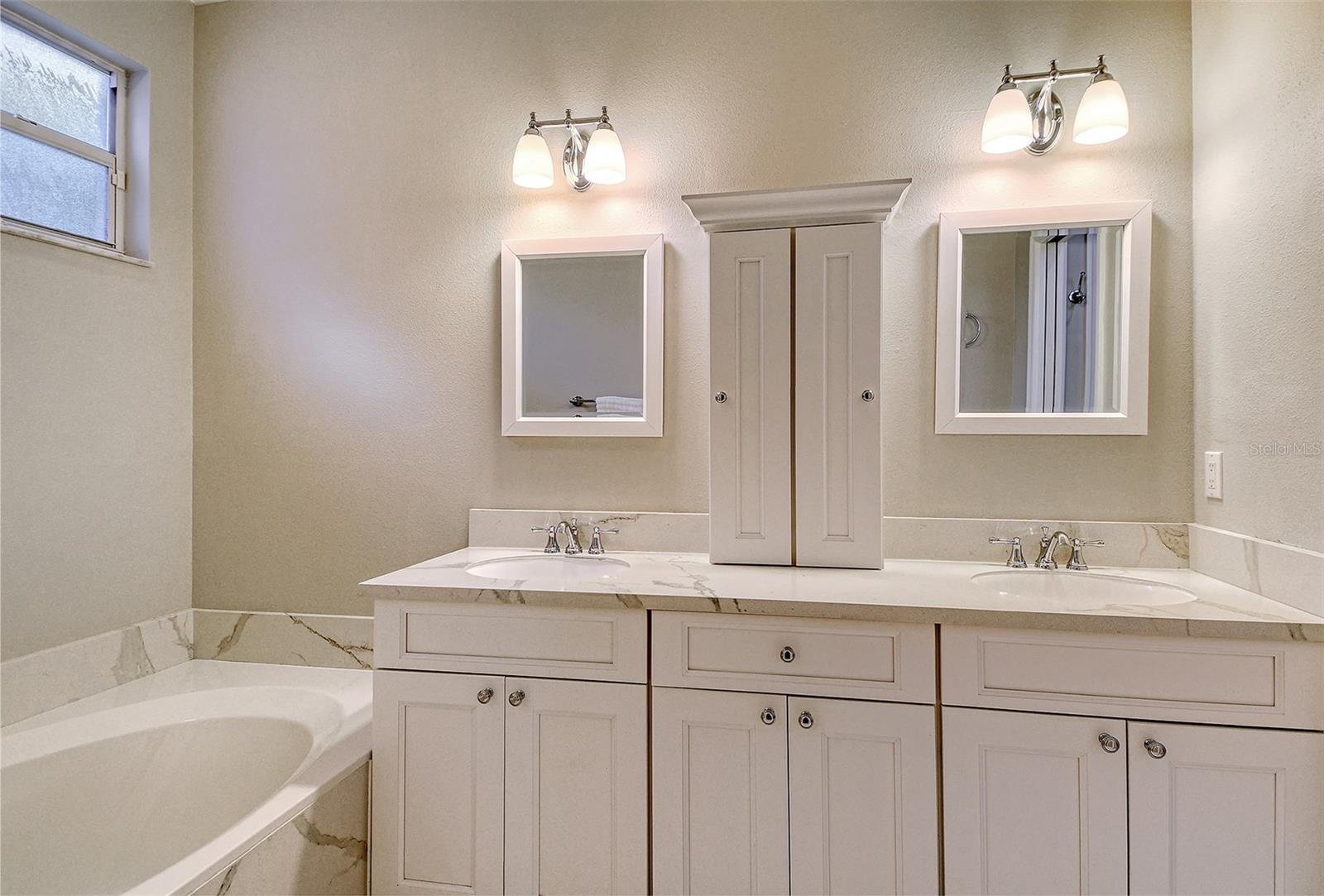 MIRA LAGO AT PALMER RANCH PH 2 - Residential