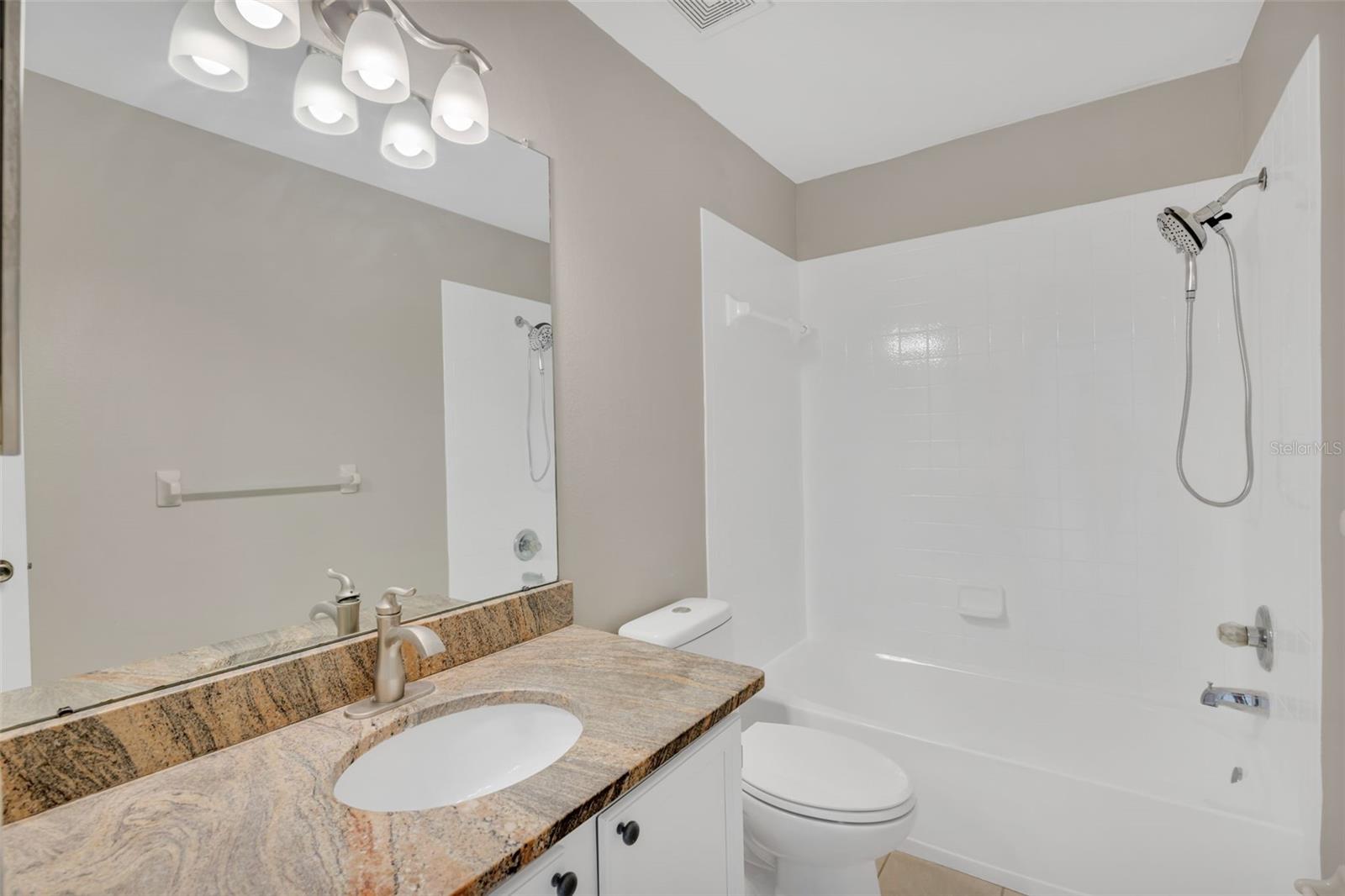 THE TOWNHOMES AT KENSINGTON PHASE E - Residential