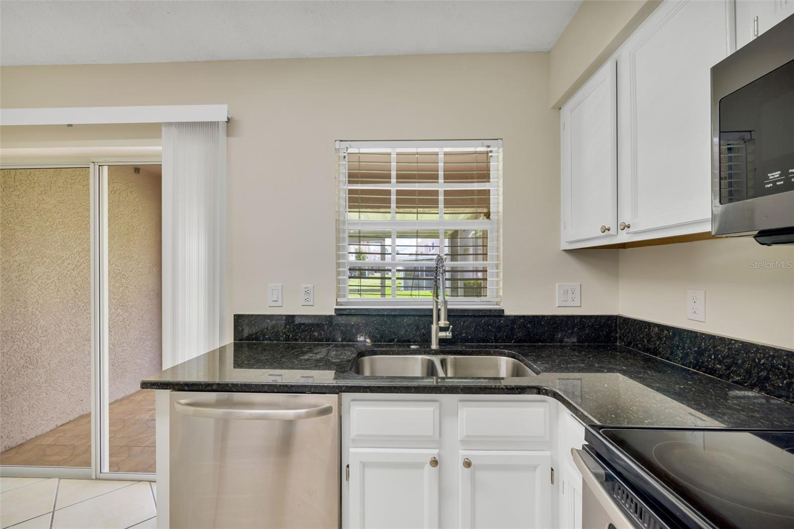 THE TOWNHOMES AT KENSINGTON PHASE E - Residential