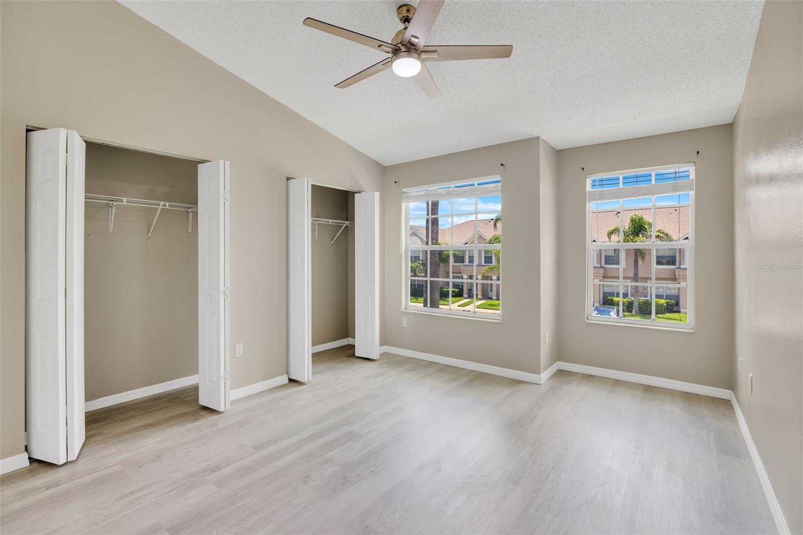 THE TOWNHOMES AT KENSINGTON PHASE E - Residential