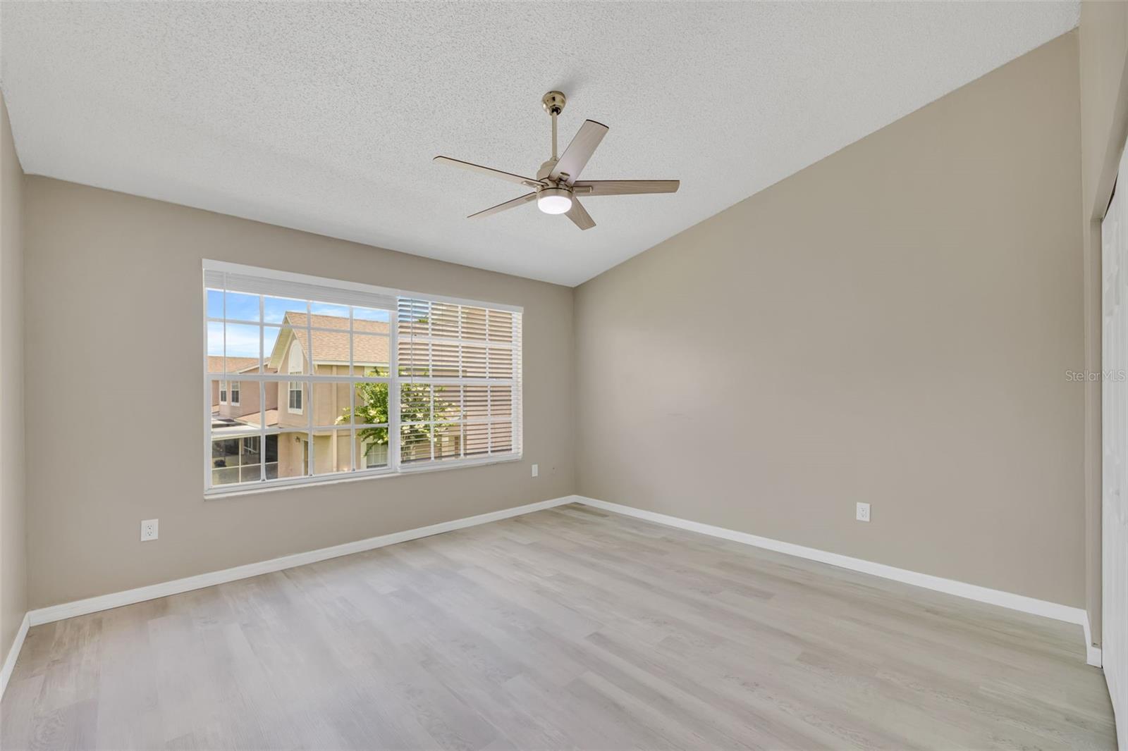 THE TOWNHOMES AT KENSINGTON PHASE E - Residential