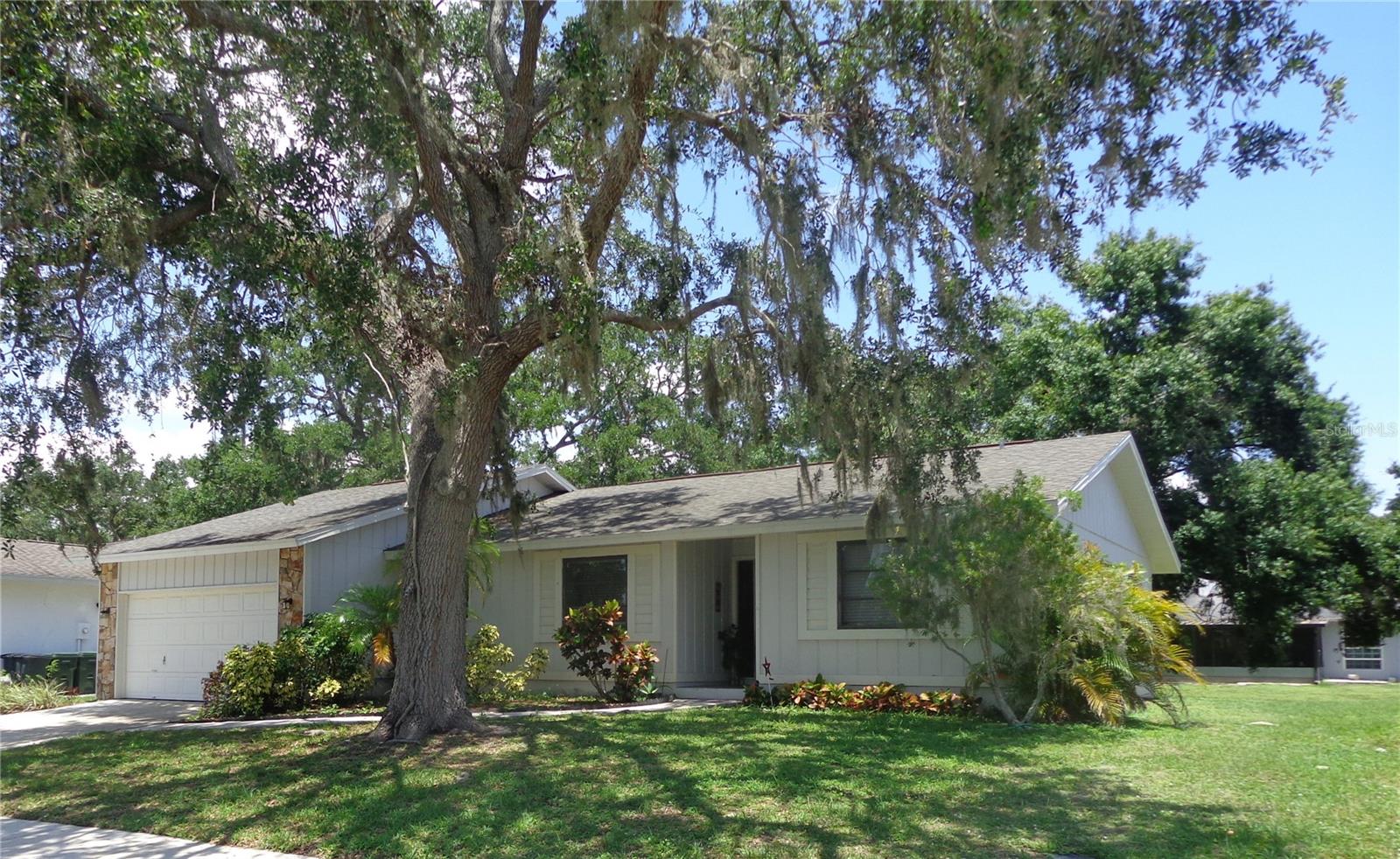 2475 WOOD OAK DRIVE