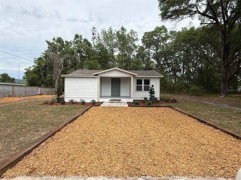 Photo of 2232 SE 8 Place, Gainesville, FL 32641 (MLS # GC539189)
