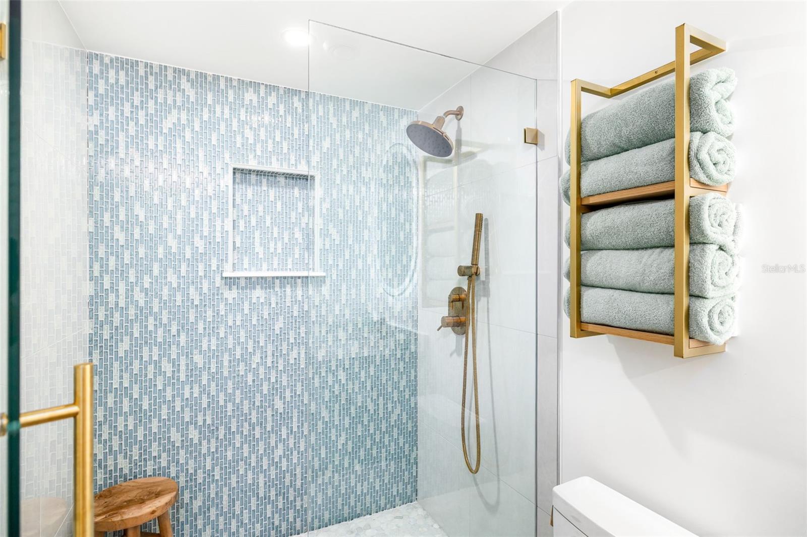 WHISPERING SANDS SEC 7 - Residential