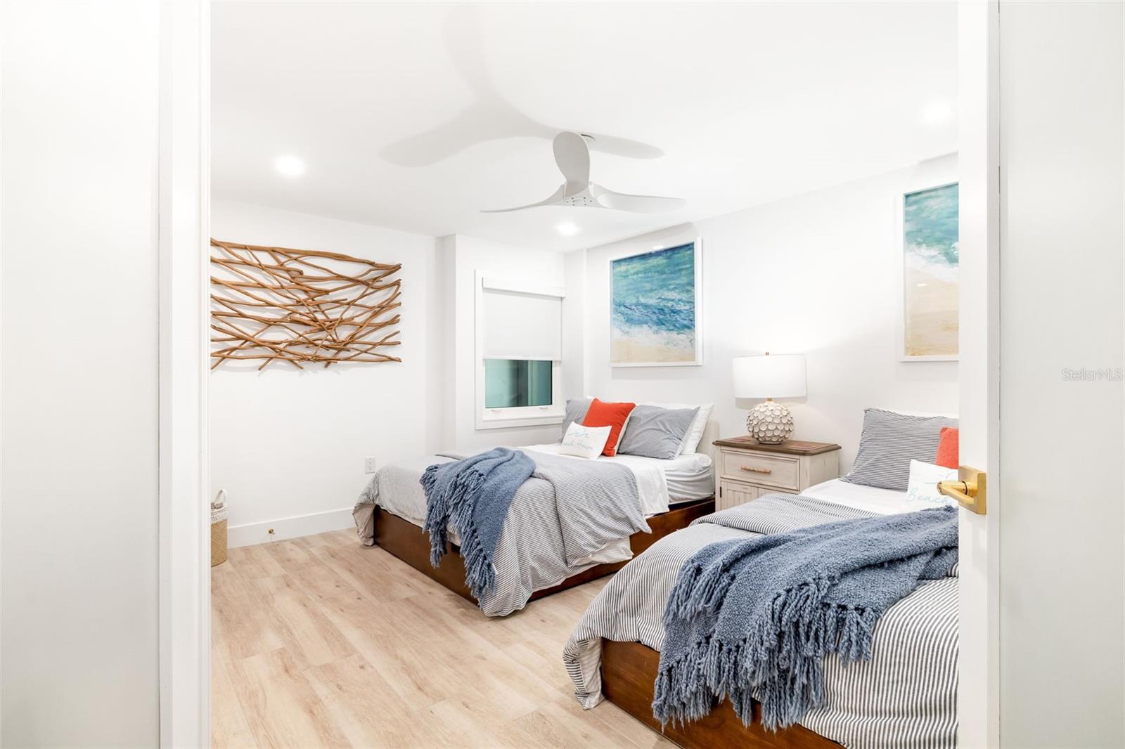 WHISPERING SANDS SEC 7 - Residential