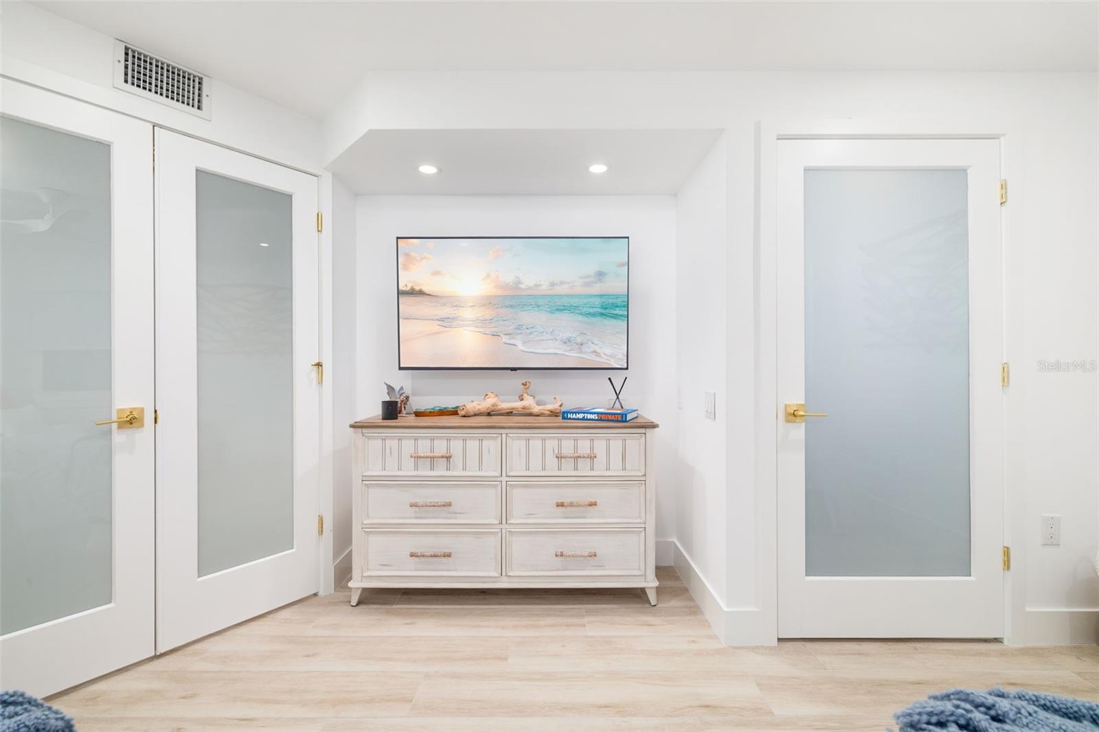 WHISPERING SANDS SEC 7 - Residential