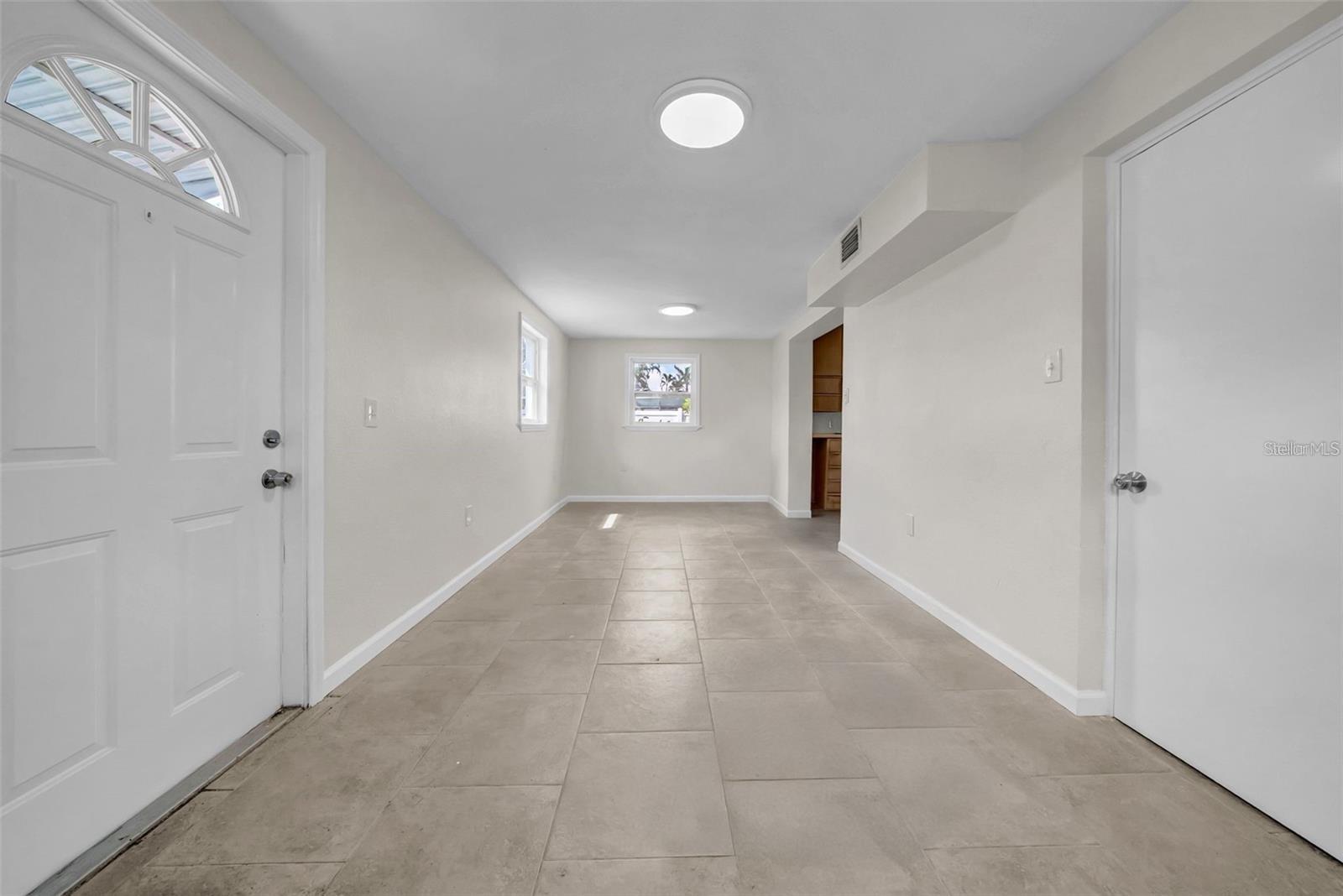SUN-LIT SHORES - Residential Lease