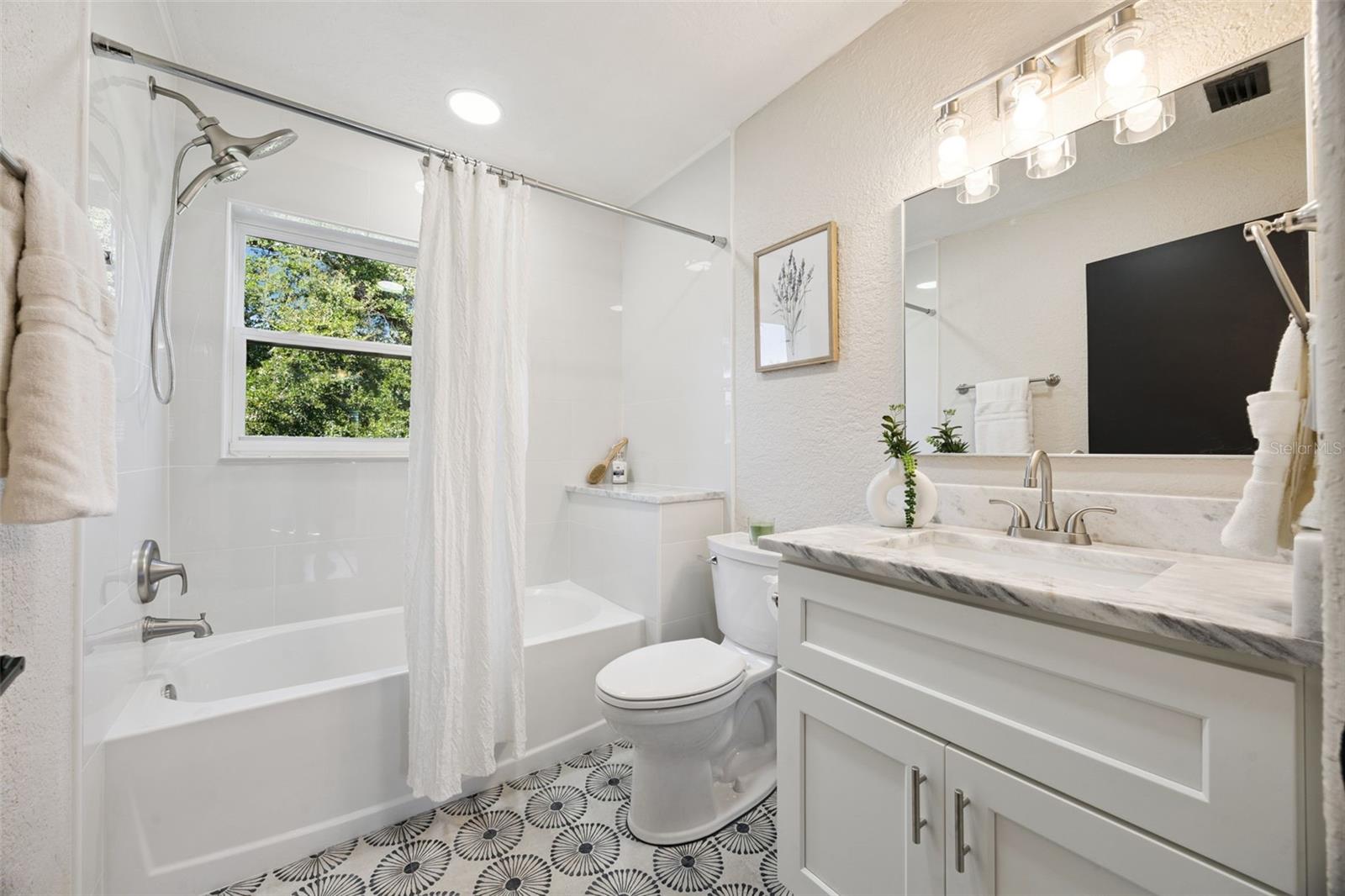 SUNSHINE GARDENS 2ND ADD - Residential