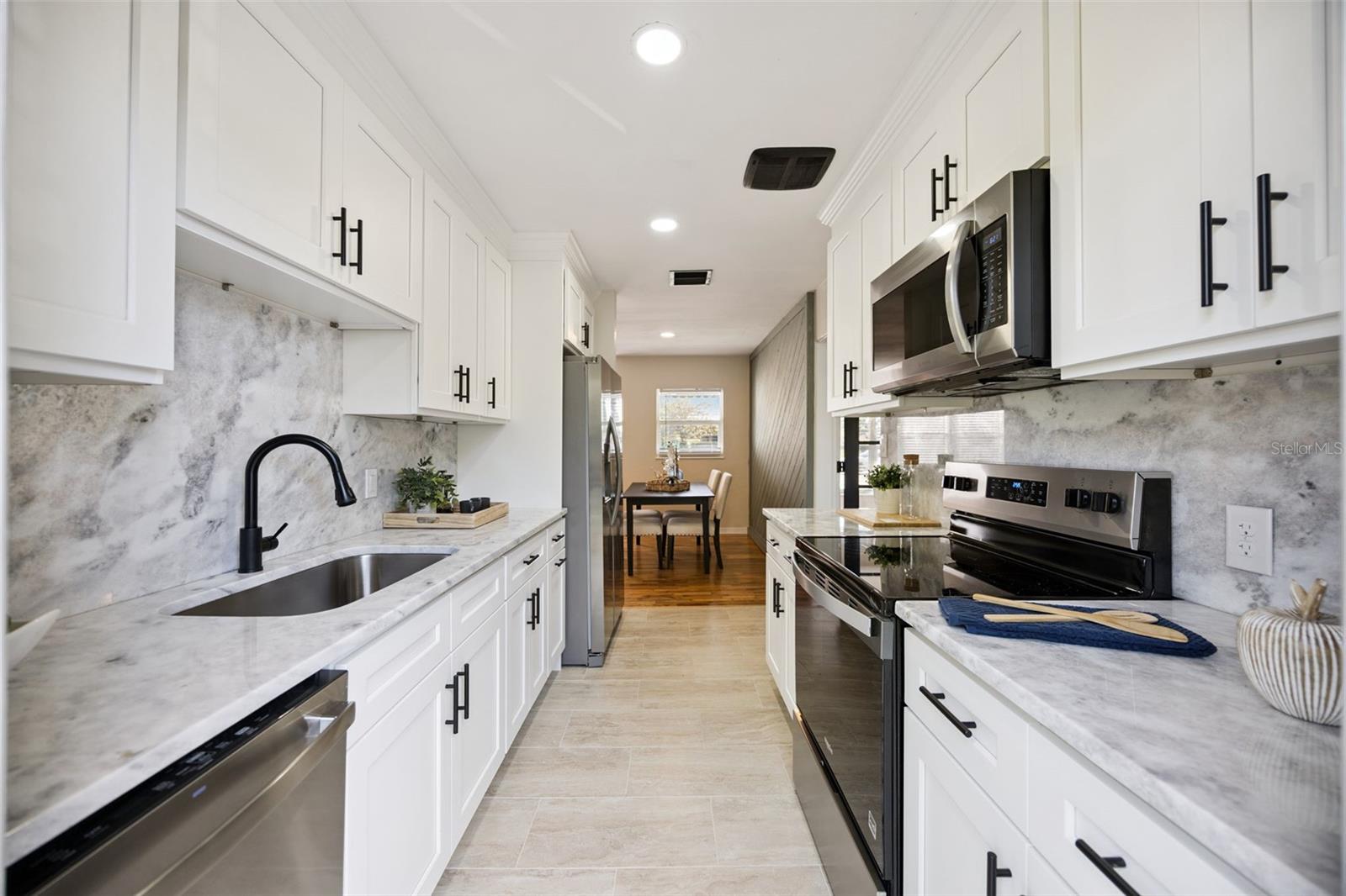 SUNSHINE GARDENS 2ND ADD - Residential