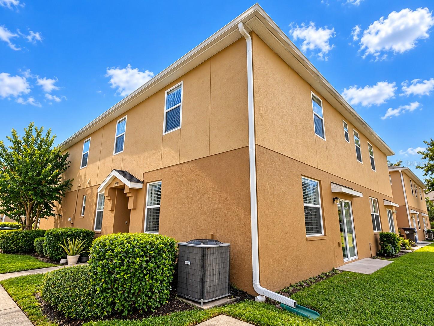3998 PEMBERLY PINES CIRCLE