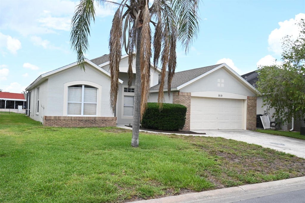Photo of 919 Jaybee Avenue, Davenport, FL 33897 (MLS # O6417990)