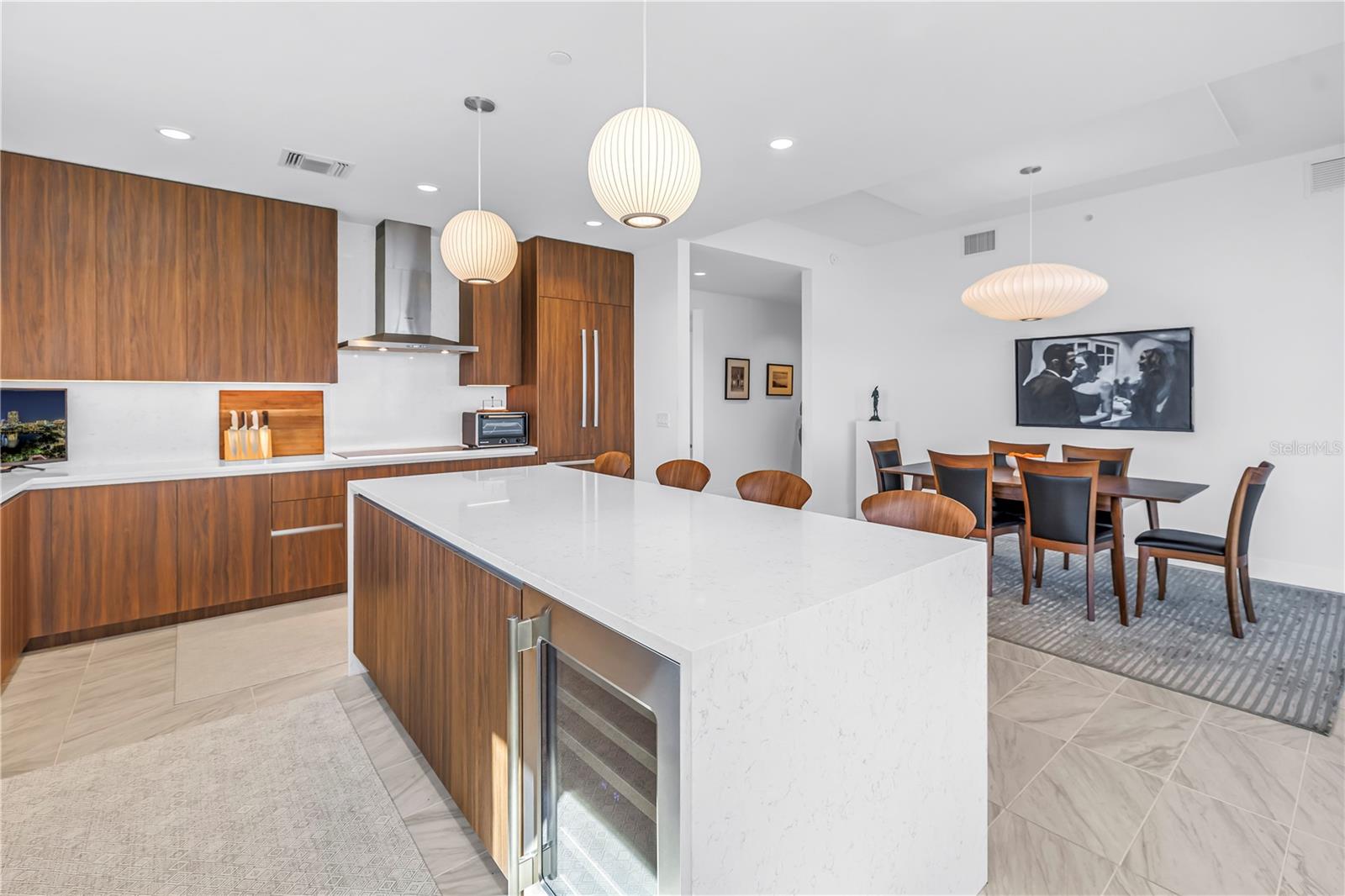 REFLECTION CONDO - Residential