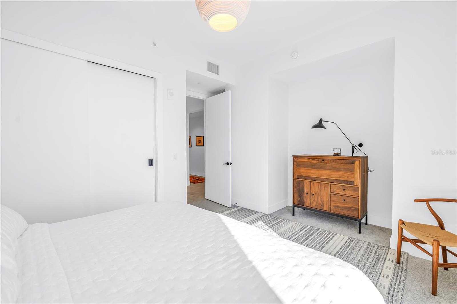 REFLECTION CONDO - Residential