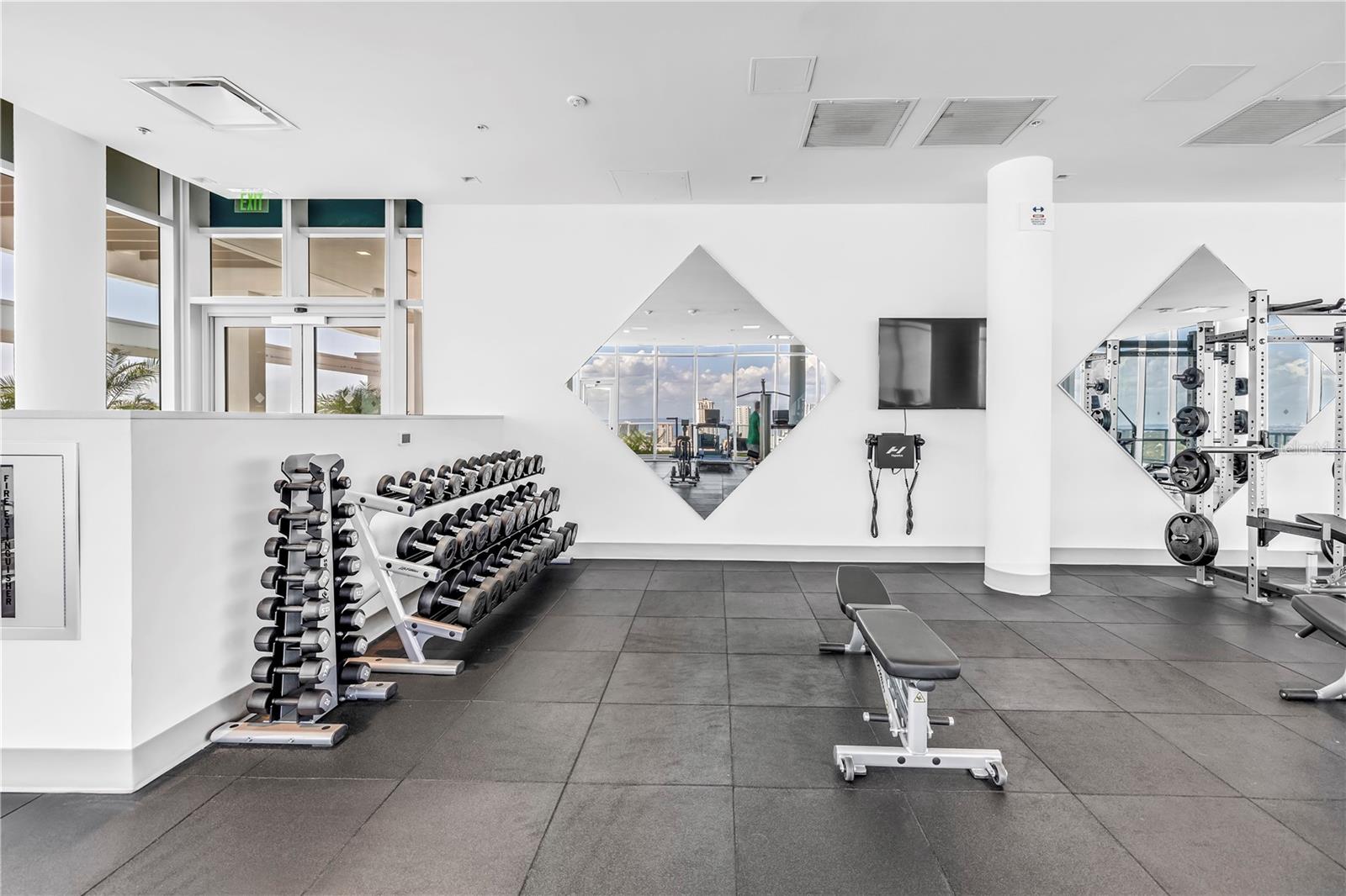 REFLECTION CONDO - Residential