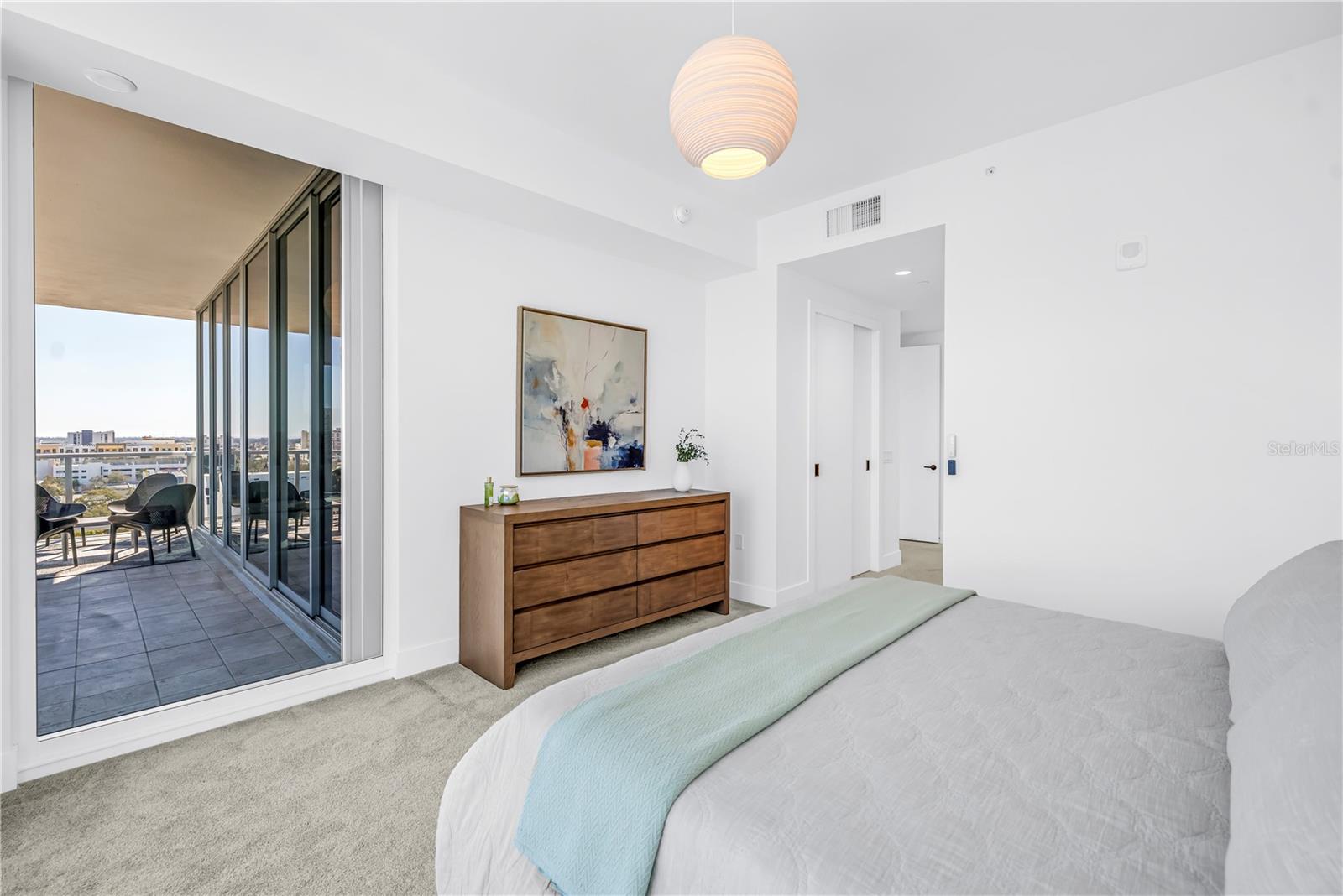 REFLECTION CONDO - Residential